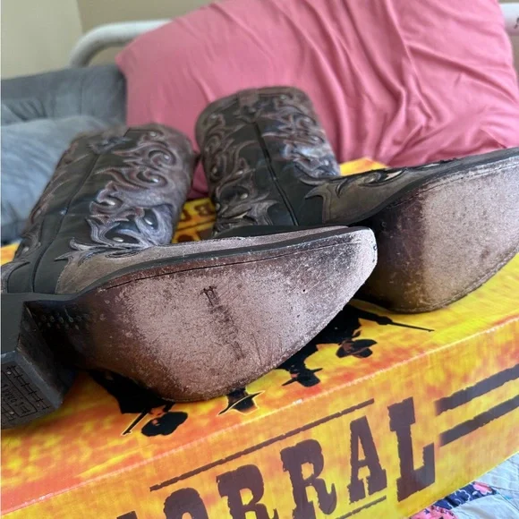 Brown Western Heeled Boots - Picture 2 of 4